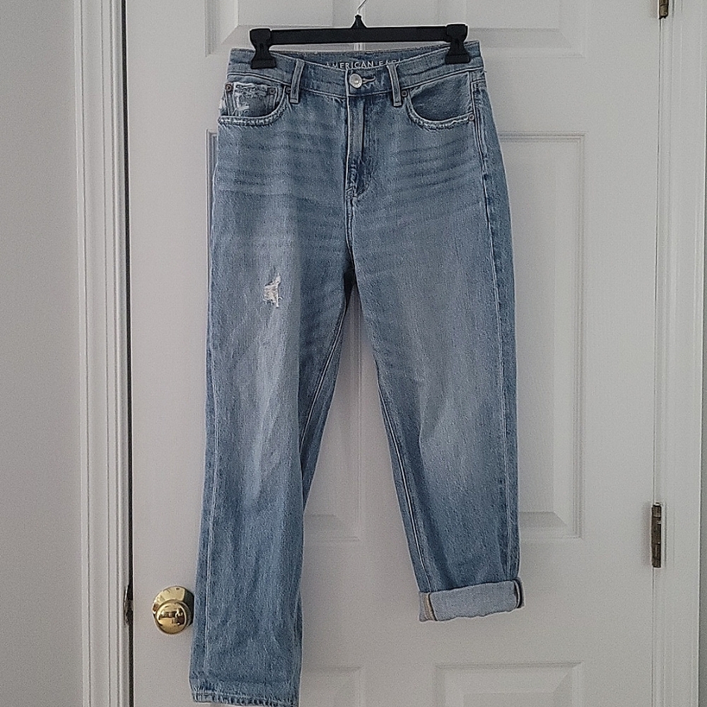 Lightly Distressed 90s Boyfriend Jeans